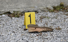 Der Schuh des Schwerverletzten.