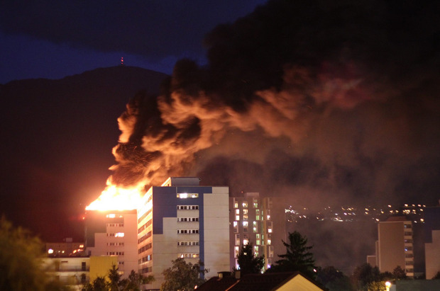 Das gesamte Gebäude musste rasch evakuiert werden.