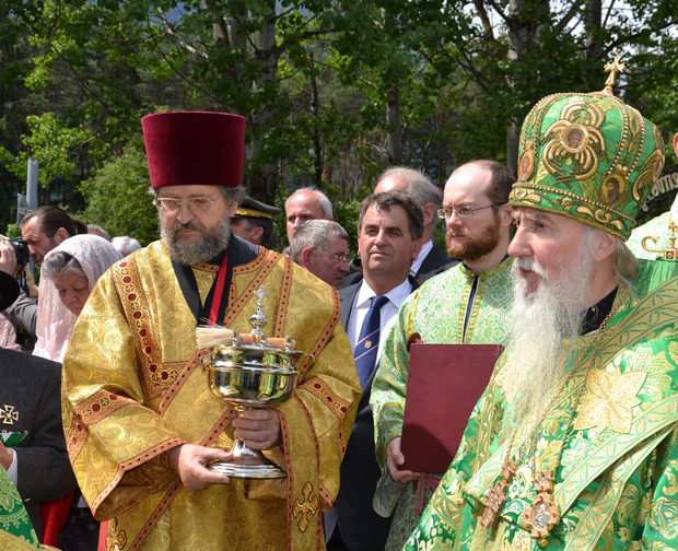 Orthodoxe Würdenträger zelebrierten die Messe.