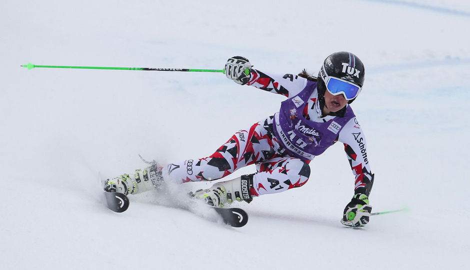 Stephanie Brunner carvte im Europacup zum Sieg.