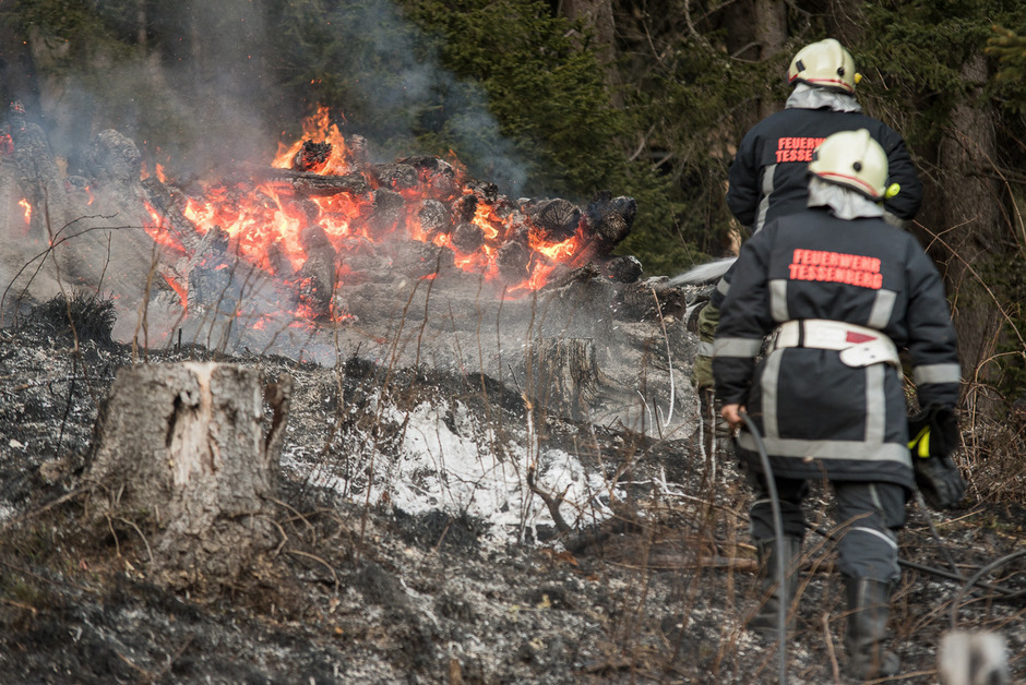 Feuerwehrmänner beim Einsatz in Heinfels.