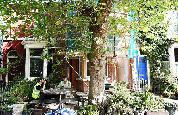 Die Gruppe aus 18 jungen Architekten, Designern und Künstlern erhielt die Auszeichnung unter anderem für ihr Renovierungsprojekt "Granby Four Streets" in einem Problemviertel Liverpools.