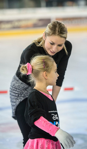 Die Innsbruckerin Isabella Steinlechner ist bei der Show „Disney on Ice“ dabei.