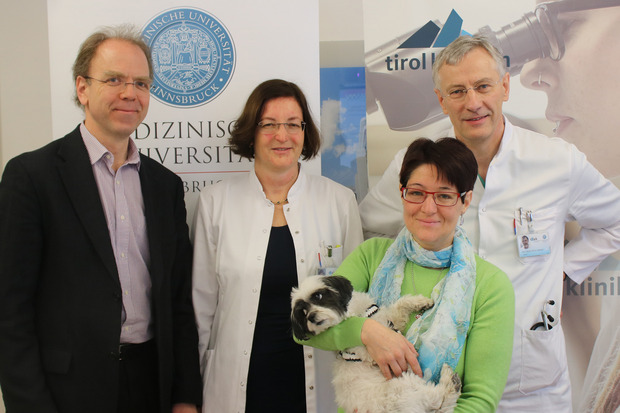 v.l. Univ.-Prof. Dr. Johannes Zschocke, Ph. D., Univ.-Prof. Dr. Daniela Karall, Ursula
Baumgartner, Univ.-Doz. Dr. Gerhard Pölzl