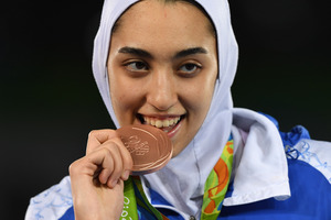 Kimia Alizadeh Zenoorin ist die erste olympische Medaillengewinnerin aus dem Iran.