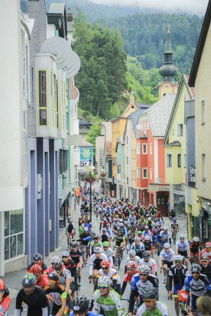 An beiden "Transalps" strampelten 2400 Biker.