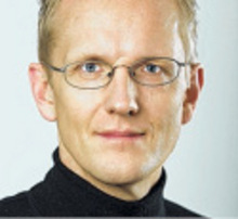 Johannes Huber (43) lebt in Wien, ist Autor und Journalist und betreibt die Internetseite dieSubstanz.at – Analysen und Hintergründe zur Politik.