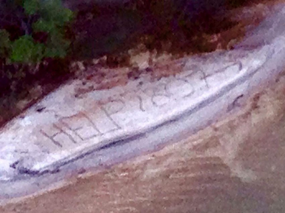 Botschaft im Sand: "Help 2807" (Symbolfoto)