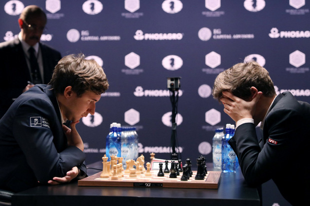 Nach zwölf Partien mit normaler Bedenkzeit war es 6:6 gestanden. Die Entscheidung fiel im Tiebreak.