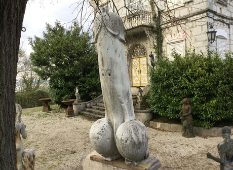 Der unverhüllte Phallus.