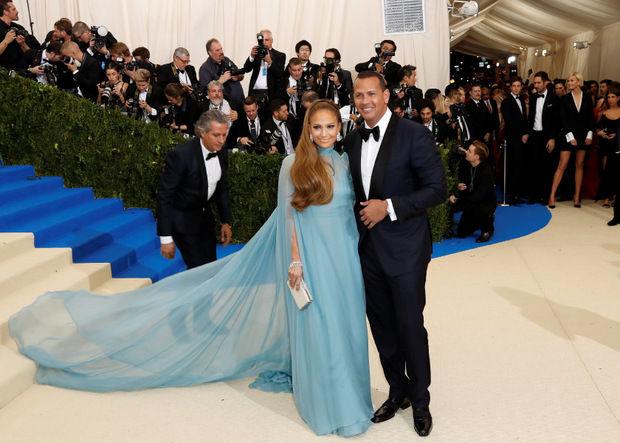 Jennifer Lopez brachte ihren neuen Freund, den Ex-Baseballstar Alex Rodriguez, mit.