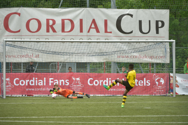 Der Traum vom Titel platzte für Borussia Dortmunds U13 gegen St. Gallen vom Elfmeterpunkt.