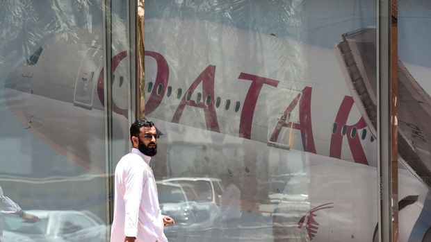 Die weltweit operierende Fluggesellschaft Qatar Airways gerät durch das diplomatische Zerwürfnis am Golf in schwere Turbulenzen.