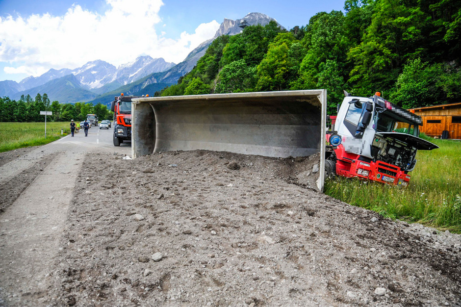 Die Aufräumarbeiten dauerten etwa dreieinhalb Stunden.