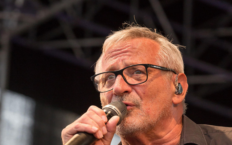 Konstantin Wecker machte bei seiner Jubiläumstour „Poesie und Widerstand“ auch auf der Kufsteiner Festung Halt.