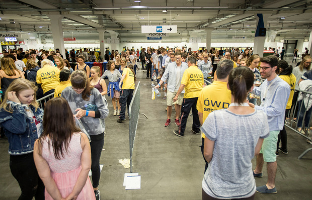 Strengen Sicherheitsvorkehrungen in der Messe: Einlass und Abhaltung verliefen reibungslos.