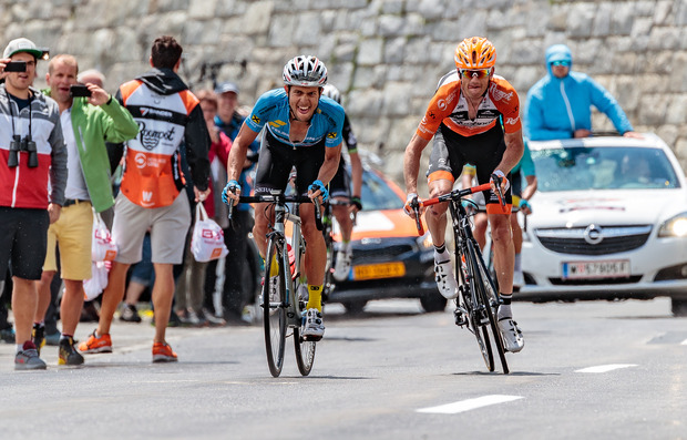 Riccardo Zoidl ( Team Felbermayr Simplon Wels) und Glocknerkönig Pieter Weening ( Roompot - Nederlandse Loterij