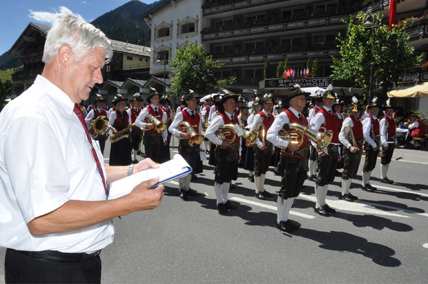 Jedes Detail zählt: Bewertung der Bürgermusikkapelle Reutte, die ihr freiwilliges Upgrade in die Klasse D nicht bereuen sollte und sich unter die Spitzenteams reihte.