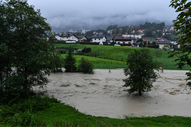 Die hochwasserführende Ruetz bei Schönberg.