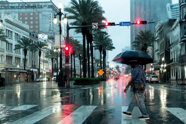 Zwölf Jahre nach Wirbelsturm "Katrina" rüstet sich New Orleans für die erwarteten katastrophalen Regenfälle durch Tropensturm "Harvey".