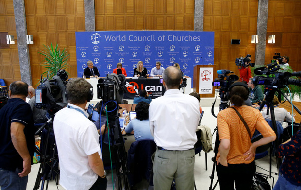 Die ICAN-Verantwortlichen bei einer Pressekonferenz nach der Verkündung der Nobelpreis-Jury.