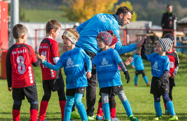 Mit den neuen Regeln soll die soziale und emotionele Intelligenz der jungen Fußballer gefördert werden.