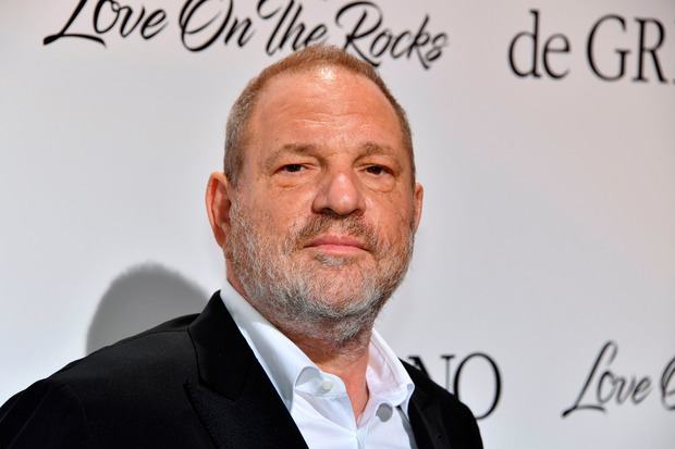 Harvey Weinstein soll seine Stellung jahrelang ausgenutzt haben, um sich an Schauspielerinnen ranzumachen und sie sexuell zu bedrängen.