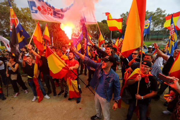 Auch einen Marsch von Rechtsextremisten gab es, an dem sich etwa 150 Demonstranten beteiligten.