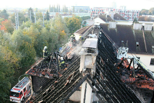 Der Dachstuhl wurde komplett zerstört.