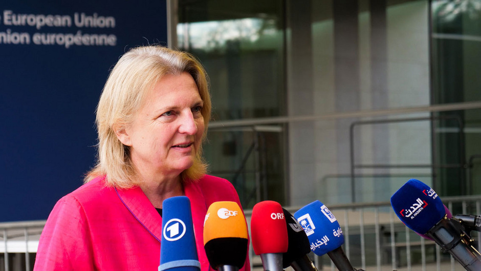 Außenministerin Karin Kneissl bestätigte, dass Österreich in den Entscheidungsprozess zwischen CSU und CDU nicht eingebunden wurde.