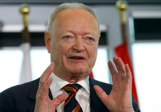 „Bures war Zahnarztassistentin und hat einen guten Job gemacht. Elisabeth Köstinger wird eine gute Präsidentin sein", meint Andreas Khol
(Ex-ÖVP-NR-Präsident).