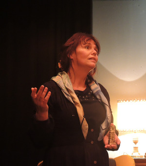 Roswitha Matt überzeugt als geheimnisvolle Witwe Charlotte.