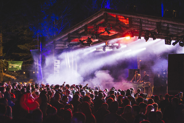 Partystimmung, Lasershows und viel Musik liefert das "Snowbombing" in Mayrhofen.