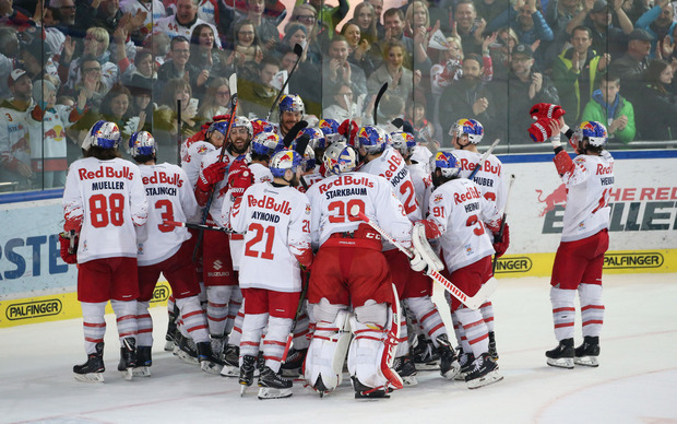 Red Bull Salzburg hat sich am Ostermontag im Halbfinal-Duell mit den Black Wings Linz in die Poleposition gehievt.