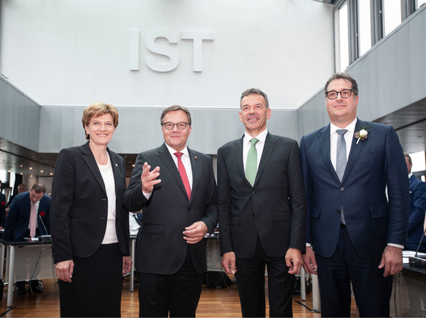 Vizebürgermeisterin Christine Oppitz Plörer, LH Günther Platter, Bürgermeister Georg Willi und Vizebürgermeister Franz Gruber.