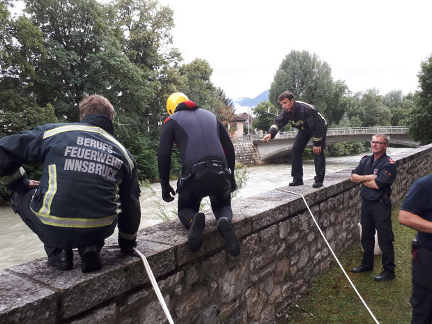 Katzenretter im Einsatz.