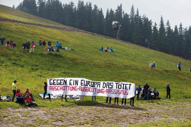 Demonstranten beim Kick-Off-Event.