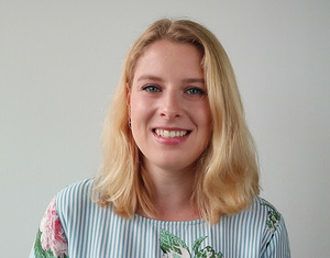 Maria (26) kommt aus einem Vorort von Moskau und lebt seit fünf Jahren in Tirol. Die ausgebildete PR-Managerin war zunächst Skilehrerin für russische Gäste. Derzeit arbeitet sie in einer Bäckerei und für das russische Honorarkonsulat in Innsbruck.