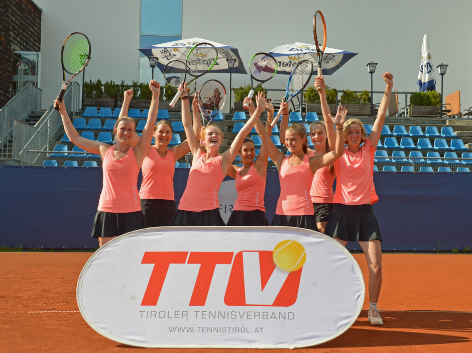 Die Damen des TC Igls durften über den Meistertitel in der Tiroler Tennis-Liga jubeln.