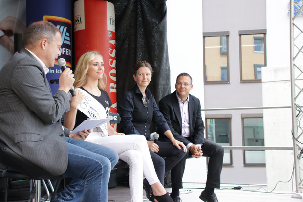 TT-Chefredakteur Alois Vahrner im Gespräch mit Theresa Ruetz, Alrun Lunger von der Knappenwelt und Michael Pfeifer.