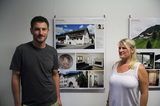 Marianne und Bernhard Hofer haben sich eine Wohnung in der alten Tenne des Elternhauses geschaffen.