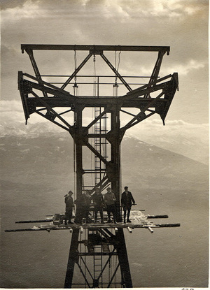 Während des Stützenbaus 1927 entstand dieses schwindelerregende Foto.
