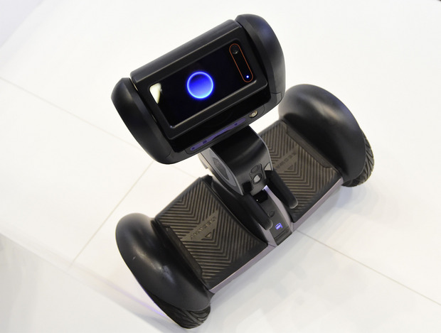 Ein sogenannter Loomo von Segway-Ninebo.
