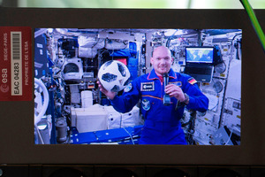 Der deutsche Astronaut Alexander Gerst an Bord der Internationalen Raumstation ISS.