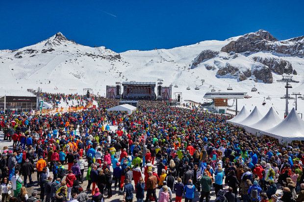 Die legendäre Idalp-Bühne wird am Samstag wieder beben.