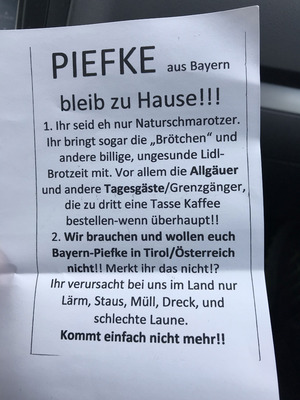 Auf den extravaganten Bierdeckeln der bayerischen Brauerei Zötler werden Teile des Tannheimer Tals und Reutte gleich im Allgäu eingemeindet