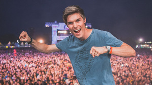 Tourt normalerweise quer durch Europa: DJ in-style.