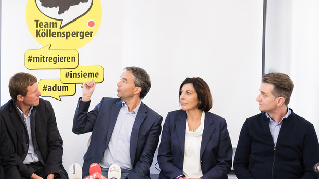 Paul Köllensperger (2.v.l) landete mit seiner gleichnamigen Liste bei der Südtiroler Landtagswahl einen Überraschungserfolg.
