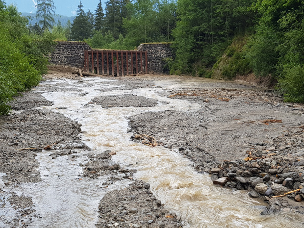 Das Geschiebebecken verhinderte schlimmere Schäden in der Gemeinde Rietz, musste jedoch geräumt werden.