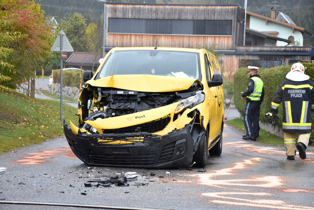 Am Auto entstand Totalschaden.